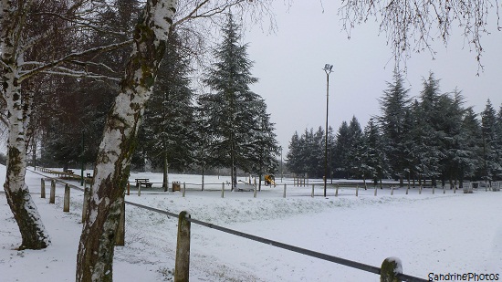 Bouresse sous la neige, Stade Marquis de Campagne, Salle des Fêtes, Bouresse under the snow 25 février 2013, Wintertime, Bouresse, Poitou-Charentes