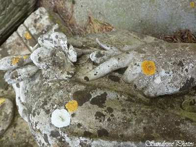 Cimetière de Bouresse, Marquise de campagne catherine Aubar, French Graveyard, Vienne 86 Poitou-Charentes