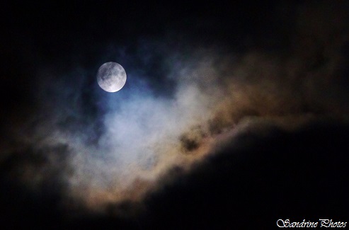 Clair de Lune- Full Moon, Stars in the sky, Bouresse, Poitou-Charentes, 5 novembre 2014