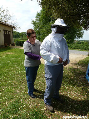 Essaimage du vendredi 11 mai 2012 avec M.Philippe Giraud apiculteur à Bouresse-Poitou-Charentes (13)