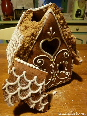 Maison en pain d`épices-Noël 2012, Gingerbread house, Christmastime in Bouresse, Poitou-Charentes (9)