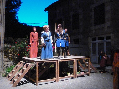 Nouaillé 1356- Coeurs en Bataille Aventure itinérante nocturne à l`abbaye de Nouaillé-Maupertuis Poitou-Charentes -1er juin 2012 