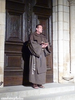 Nouaillé 1356- Coeurs en Bataille Aventure itinérante nocturne à l`abbaye de Nouaillé-Maupertuis Poitou-Charentes -1er juin 2012 