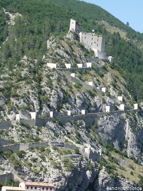 Paysages de France, Entrevaux, village médiéval fortifié de type Vauban, Alpes de Haute Provence, 28 juillet 2013 (75)
