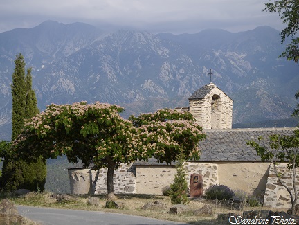Réserve naturelle de Jujols, Eglise de Jujols, petit village pittoresque des Pyrénées orientales (88)